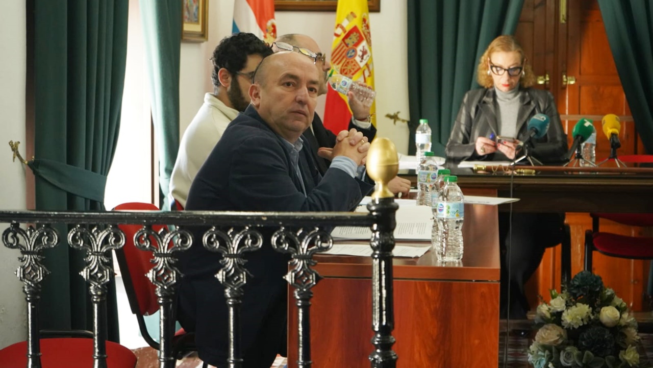 Delgado en el pleno de la moción de censura contra su continuidad