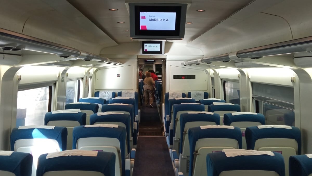 El tren con destino Madrid ha sufrido un retraso de dos horas
