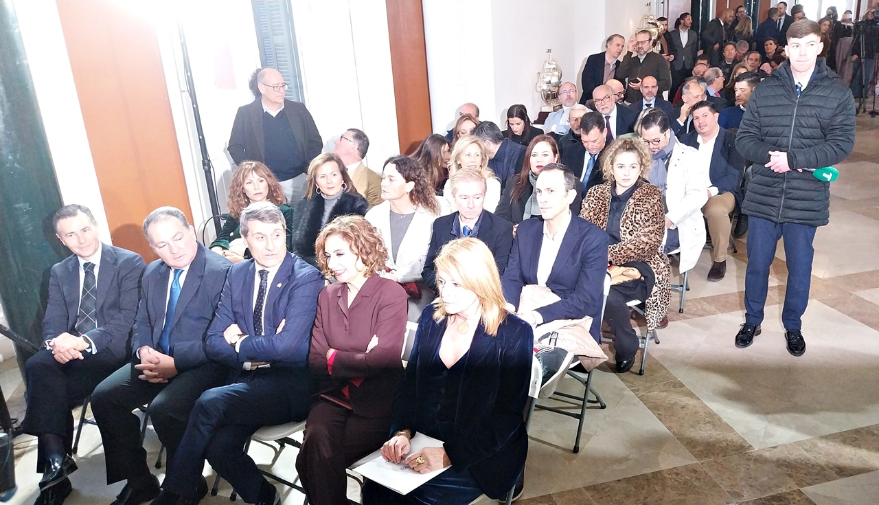 Invitados a la conferencia de Puente.jpg 