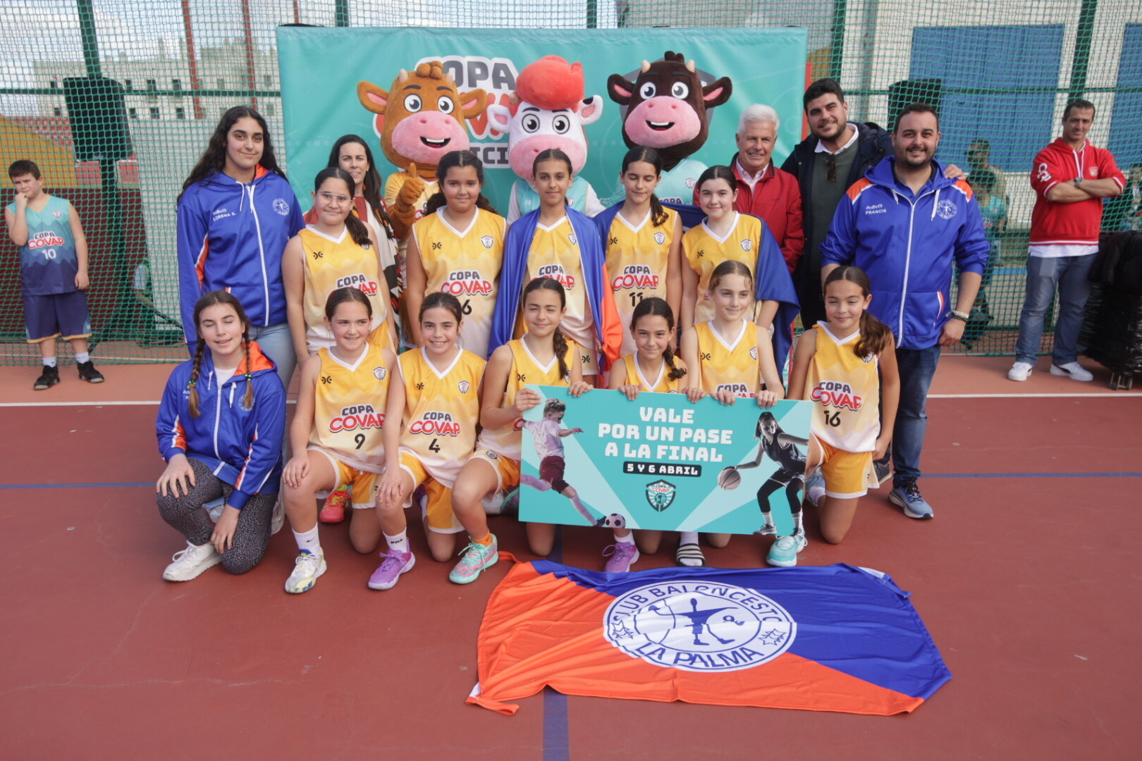 Anuco Gestión La Palma, ganadoras en la categoría de Baloncesto Femenino de la 12ª Copa COVAP en La Palma del Condado
