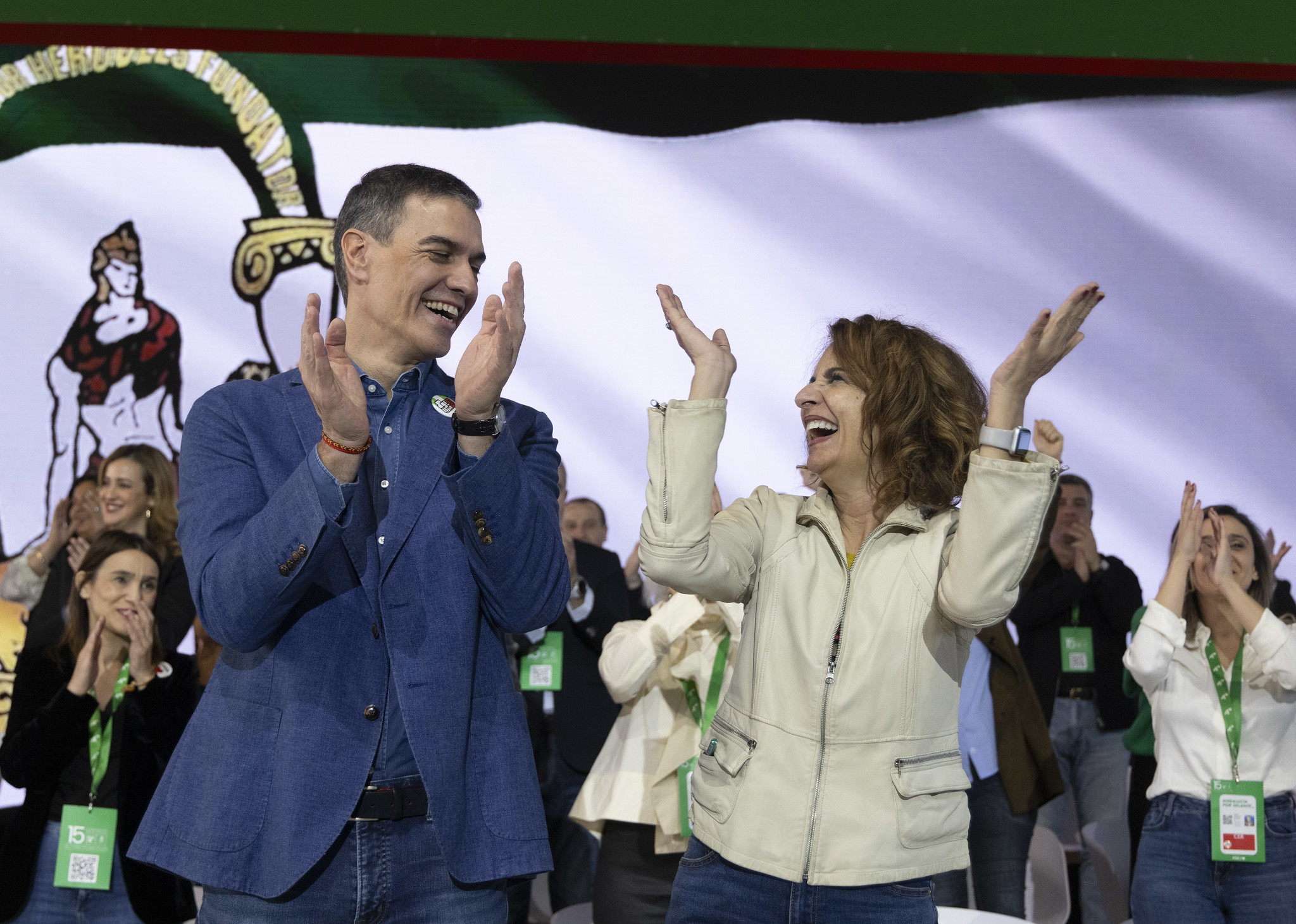 Sánchez y Montero aplauden