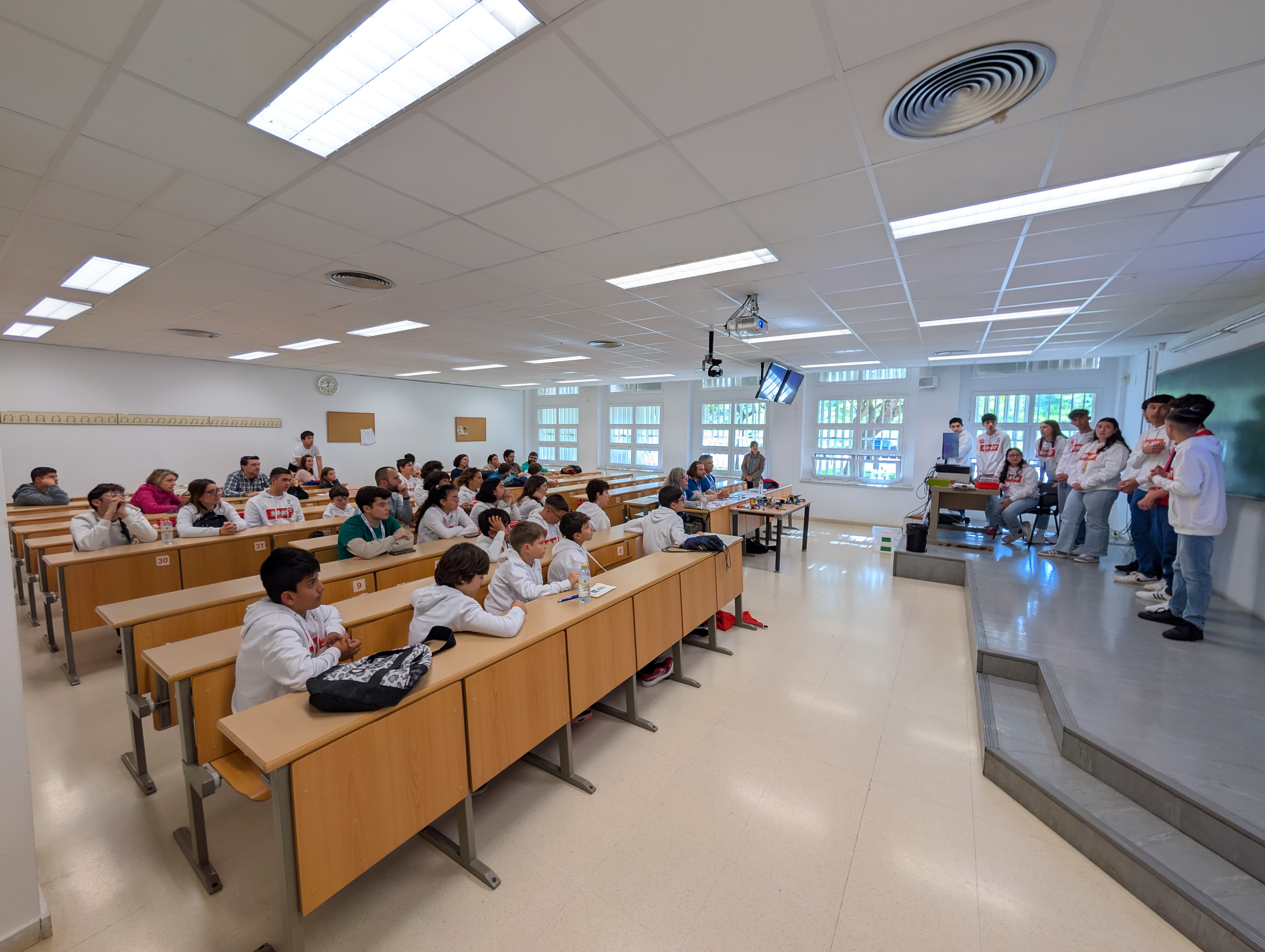 El IES Mapi Valle participa en la First Lego League