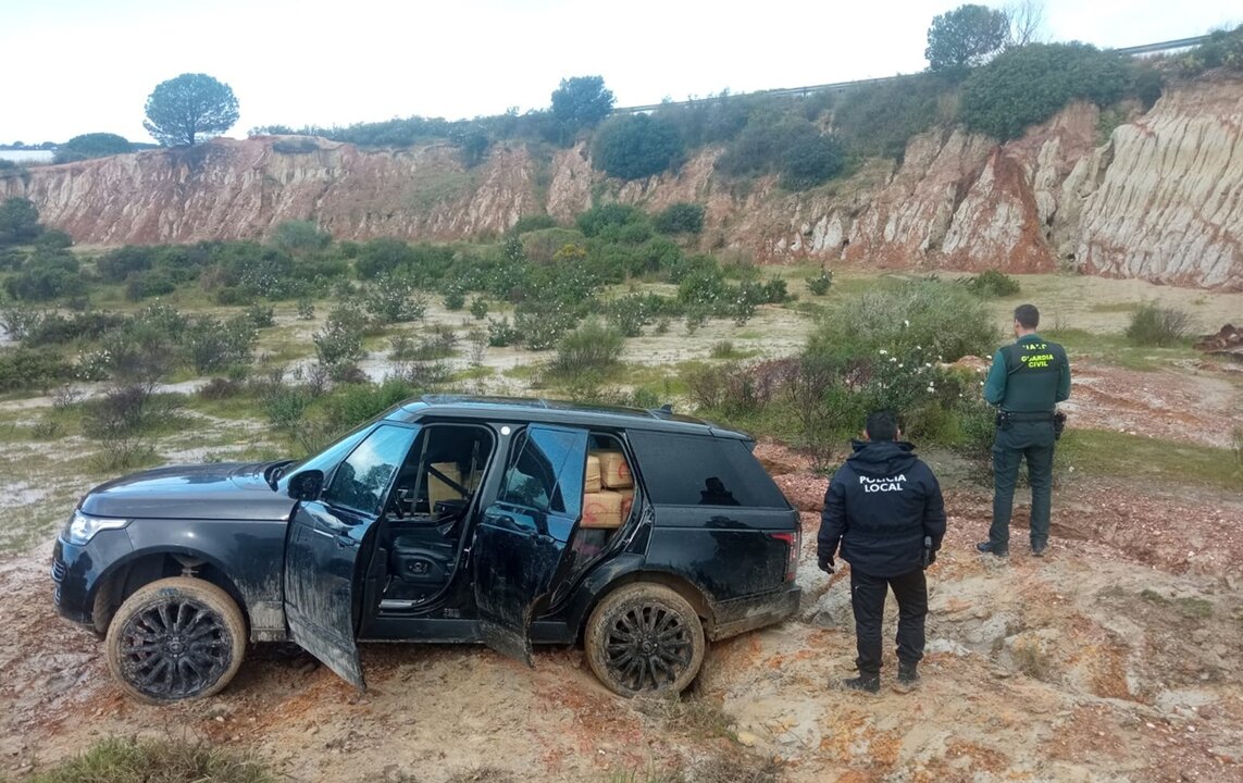 Uno de los vehículos que se dio a la fuga