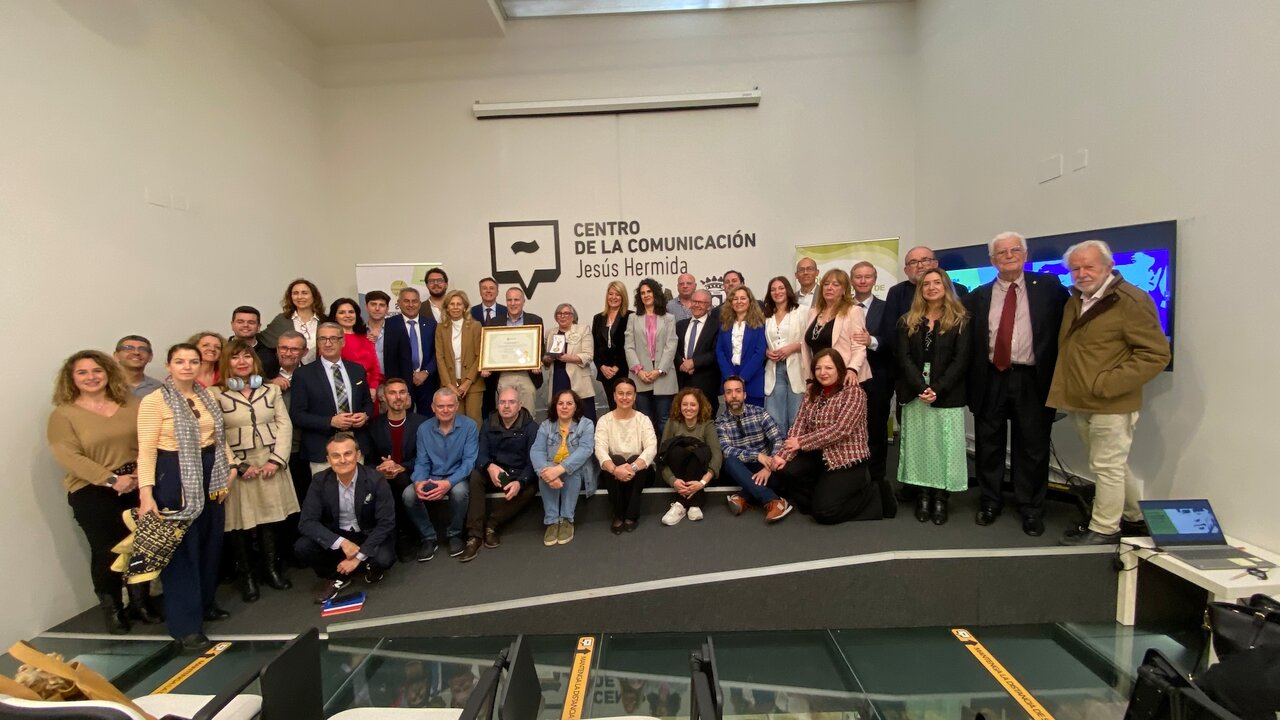 Foto de familia tras la clausura
