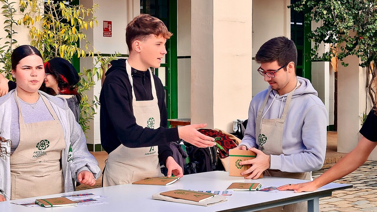 Día Europeo de la Artesanía en la Escuela de Arte "León Ortega"