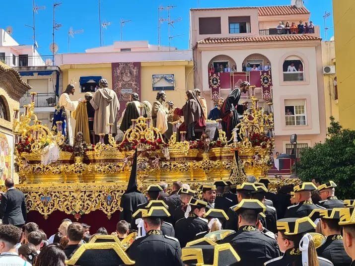 La Cena saliendo de la Iglesia Sagrado Corazón de Jesús junto a su A.M. Stmo. Cristo del Amor