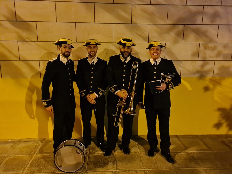 Tono de la O junto a otros componentes de La Cena