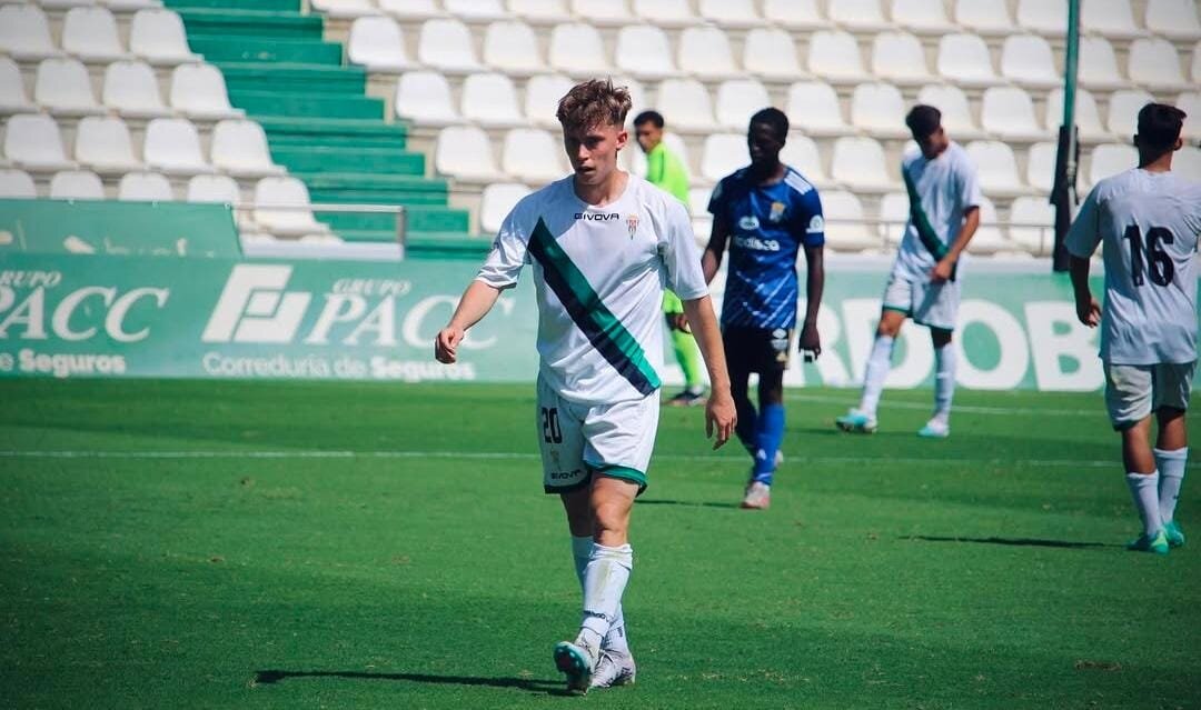 Vela durante su etapa en el filial del Córdoba CF. Fuente: Instagram de Alberto Vela