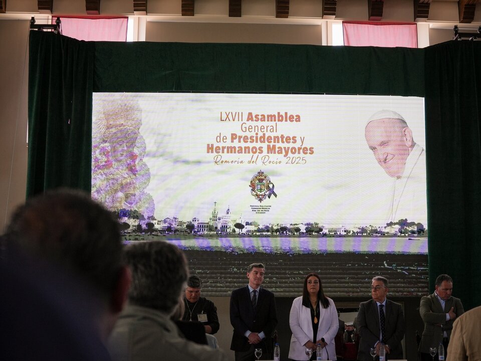 Recuerdo al Papa Francisco. Fuente. Hermandad  Matriz de Almonte