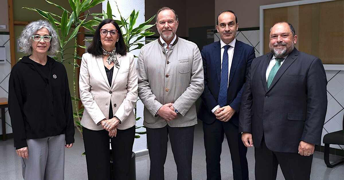 Caja Rural y la UHU otorgarán 110 becas el próximo curso
