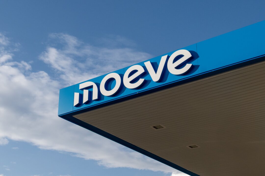 Un cartel de la empresa energética, Moeve (Fotografía/Moeve).