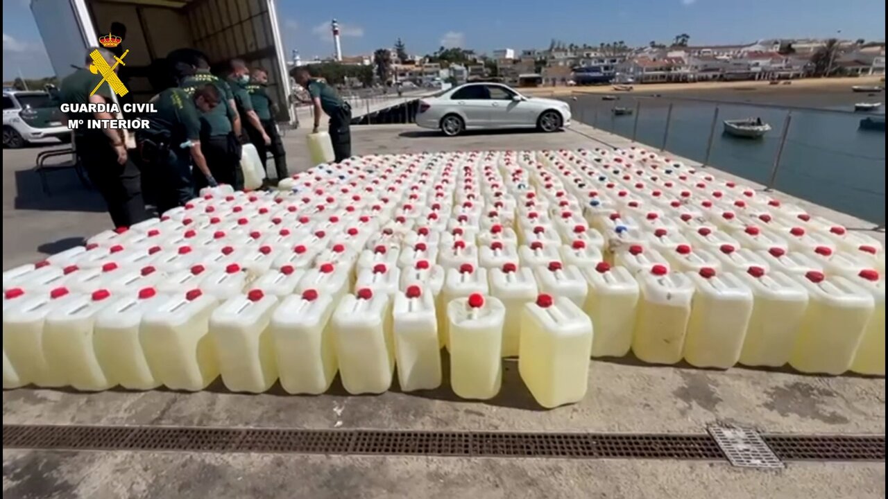 Garrafas que transportaba el velero