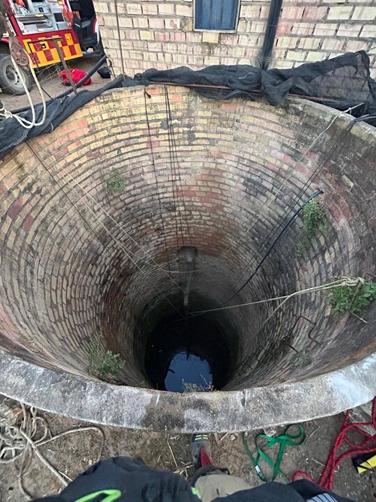 Pozo donde cayó el perro. Fuente: Sab Bomberos Huelva Provincia