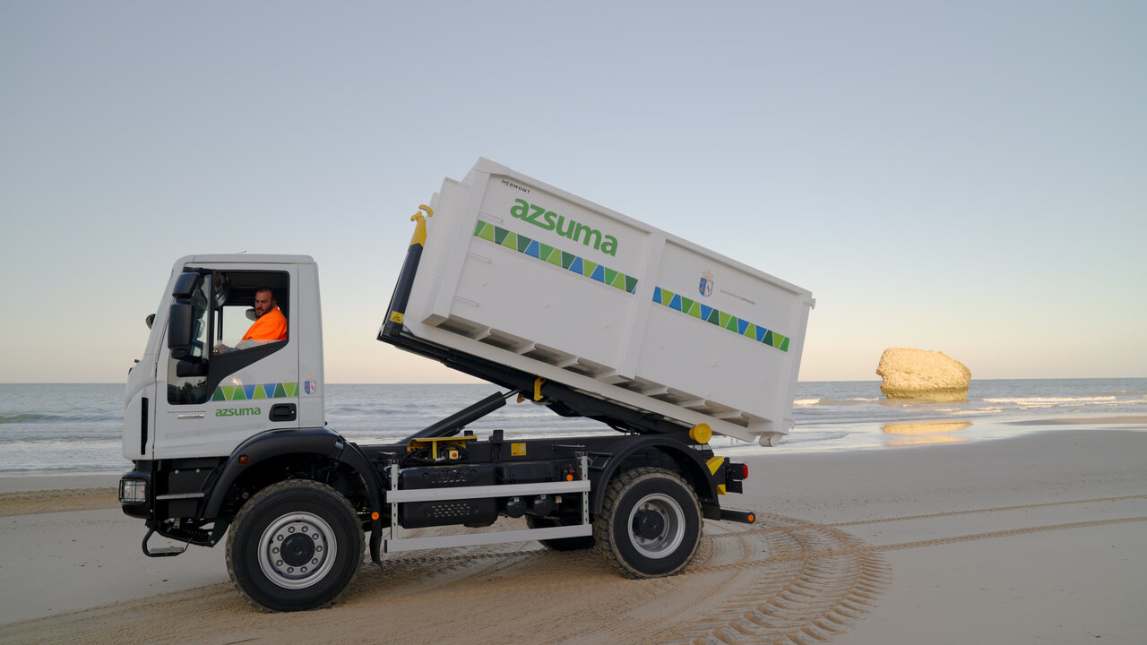 AZSUMA en la playa de Matalascañas