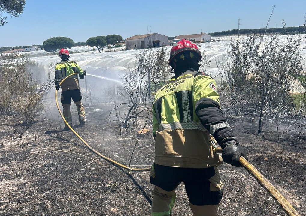 Bomberos del Consorcio en la zona del incendio