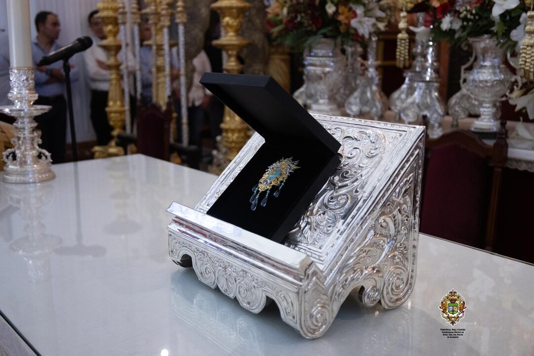 Joyas donadas para la virgen. Fuente: Hermandad Matriz de Almonte