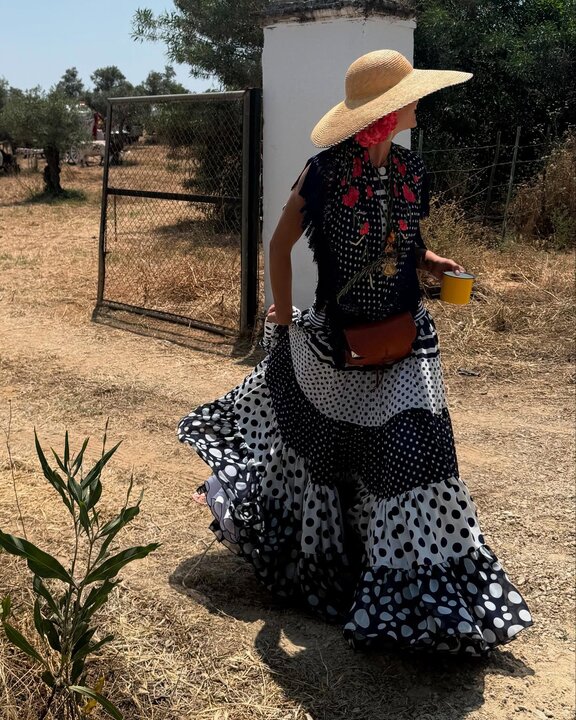 Uno de los trajes de Laura Sánchez para el camino. Fuente: Facebook Laura Sánchez