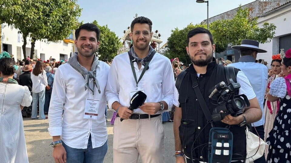 Equipo de Azahara Comunicaciones