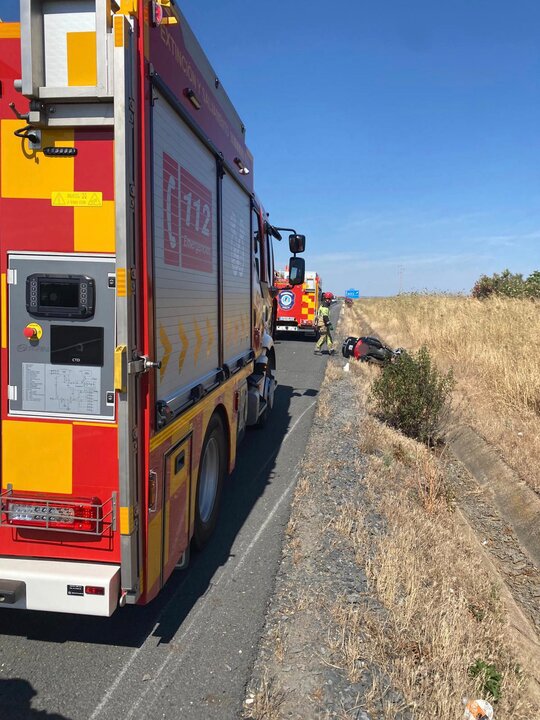 Accidente de una moto en la A-49. Fuente: Sab Bomberos Huelva Provincia