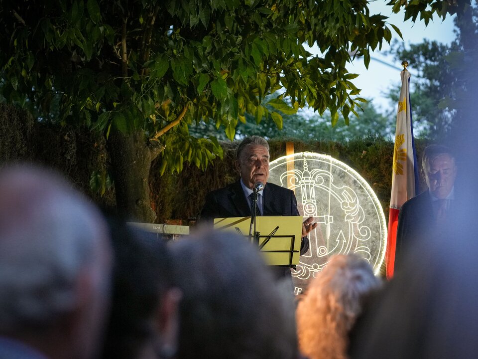 Francisco Bella en la entrega del premio. Fuente: Ayto. Almone