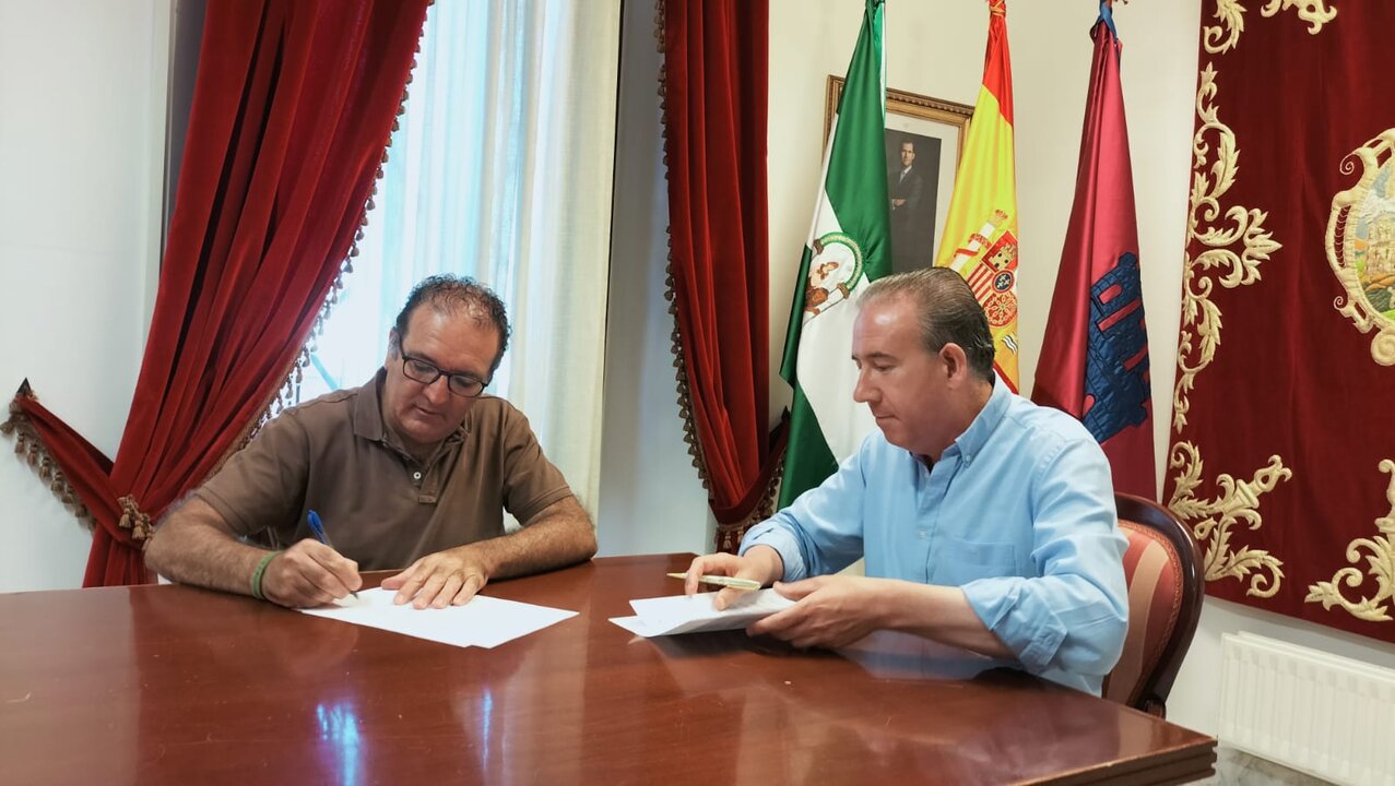 Firma del convenio de colaboración. Fuente: Ayto. Aracena
