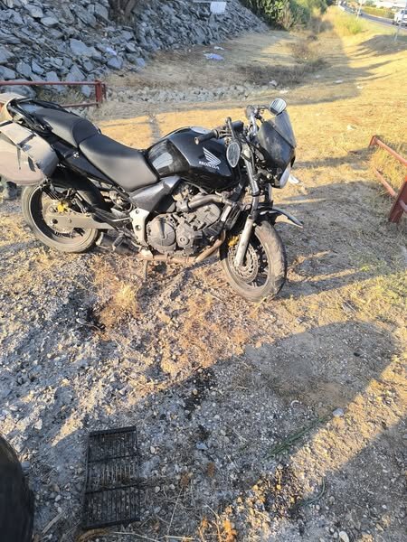 Moto implicada en el accidente. Fuente: Sab Bomberos Huelva Provincia