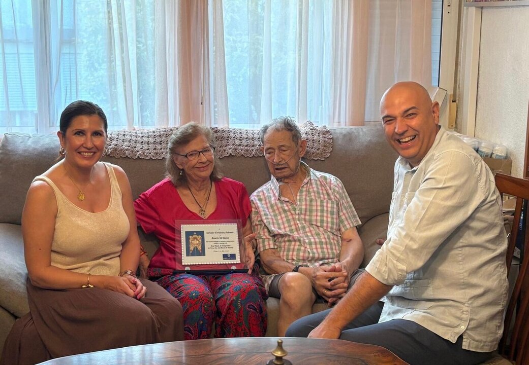 Homenaje realizado por la Hermandad de Emigrante de Huelva y la empresa Palparking