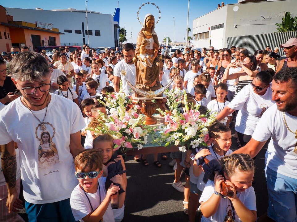 Procesión infantil de la Virgen del Mar, Punta del Caimán. Fuente: Facebook Jenaro Orta
