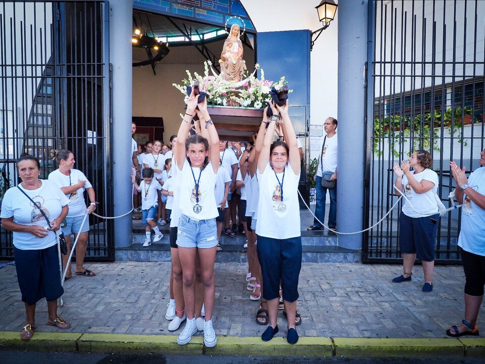çProcesión infantil de la Virgen del Mar, Punta del Caimán. Fuente: Facebook Jenaro Orta