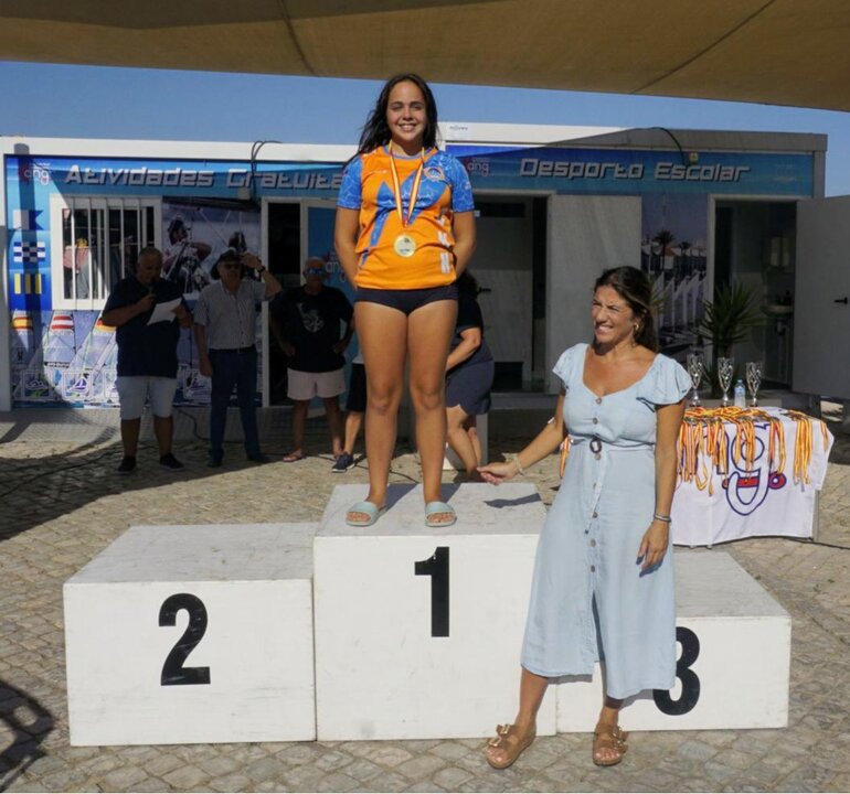 Club Natación Huelva en la Travesía Internacional a Nado del Río Guadiana. Fuente: Facebook Club Natación Huelva