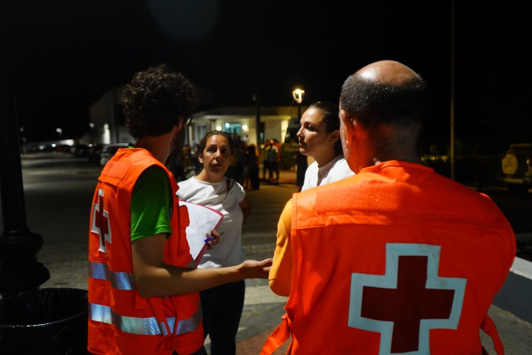 Efectivos de la Cruz Roja en la zona