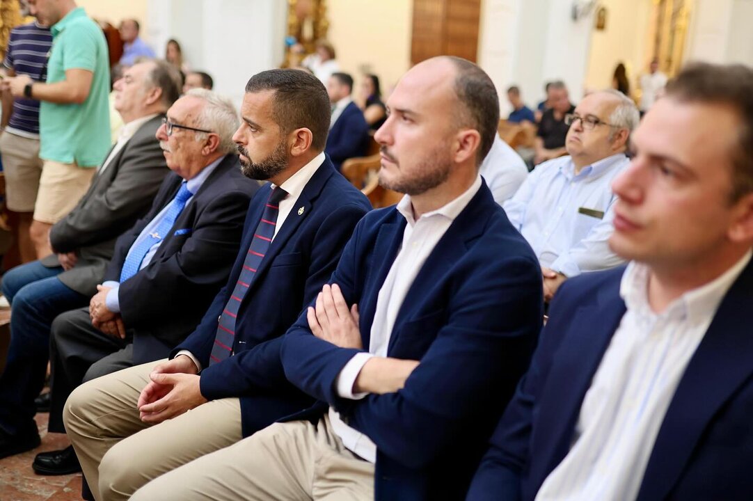 Representantes de hermandades aisten al acto