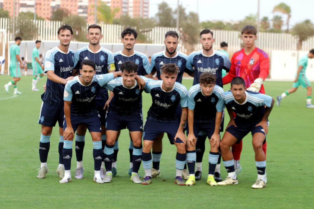 Atlético Onubense en un partido de pretemporada. Fuente: X  Fútbol base Recreativo