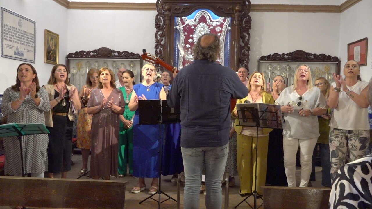 Coro de la Hermandad de la Virgen de los Milagros en la misa. Fuente: Ayto. Palos