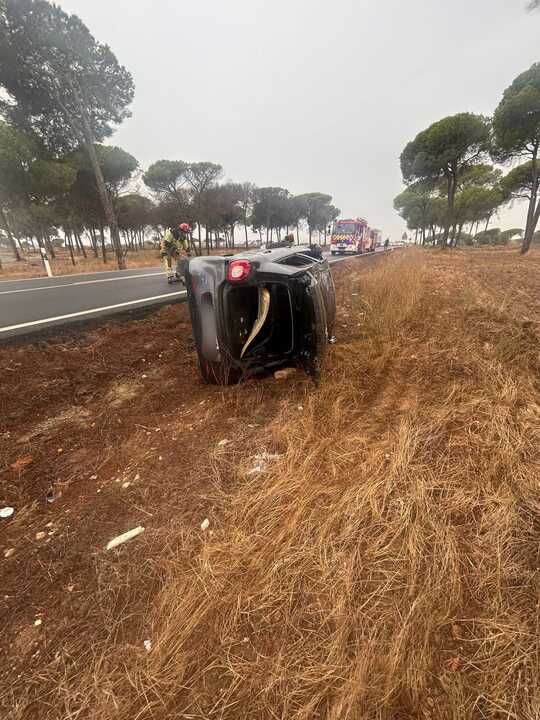 Así quedó el vehículo tras el accidente. Fuente: Sab Bomberos Huelva Provincia