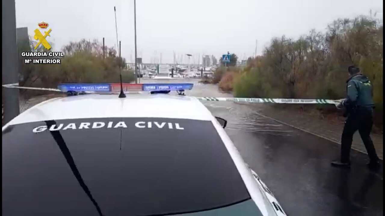 La Guardia Civil actuando el pasado miércoles tras el temporal en la provincia. Fuente: Guardia Civil