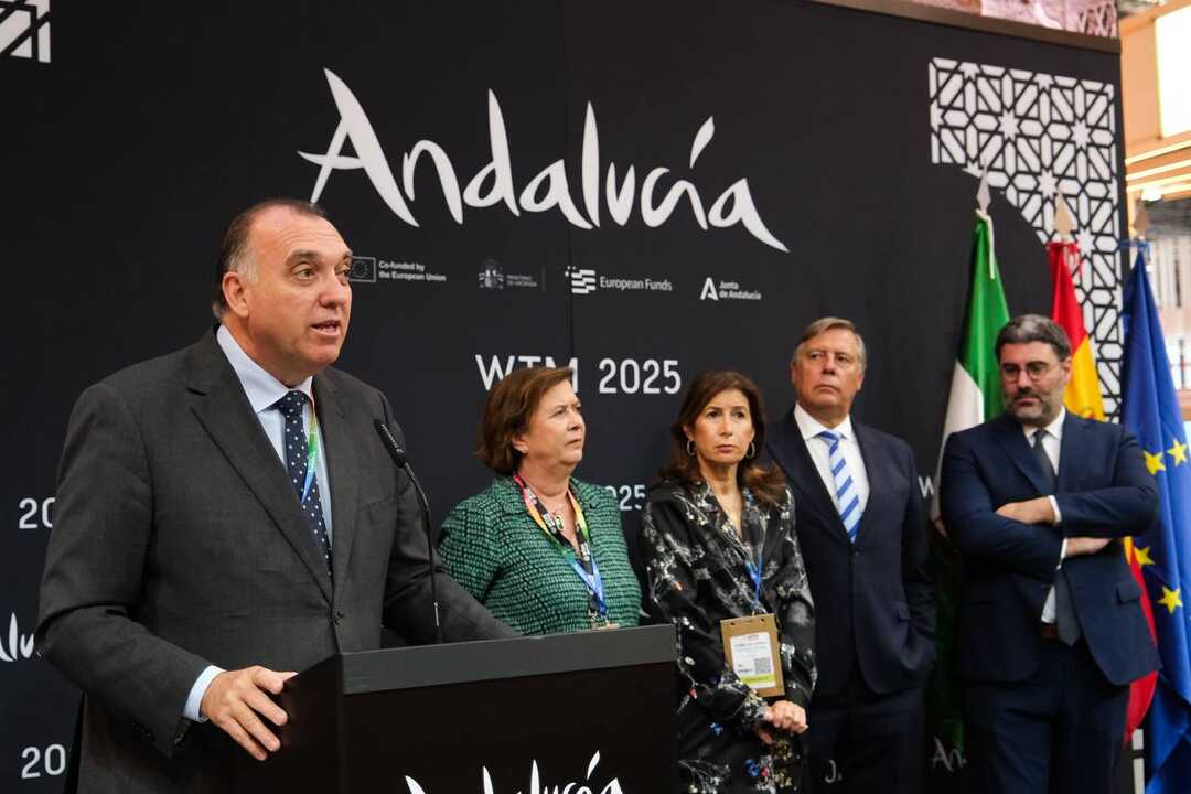 Arturo Bernal en la rueda de prensa de hoy en Londres. Fuente: X Arturo Bernal