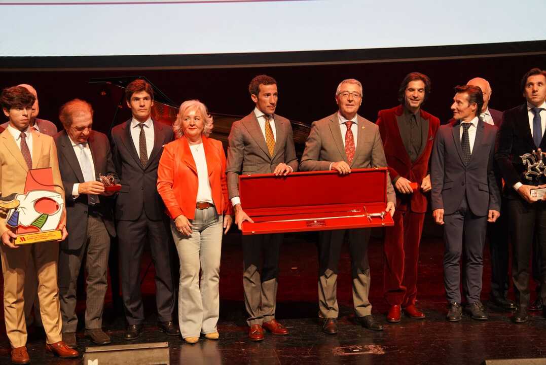 David de Miranda junto a su Estoque de Plata