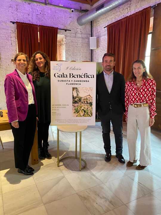 Patricia Pavía, Tamara Hidalgo, Sonia Hermosín y Alejandro Ruiz en la presentación del cartel de la I Cena de Gala con Subasta Benéfica