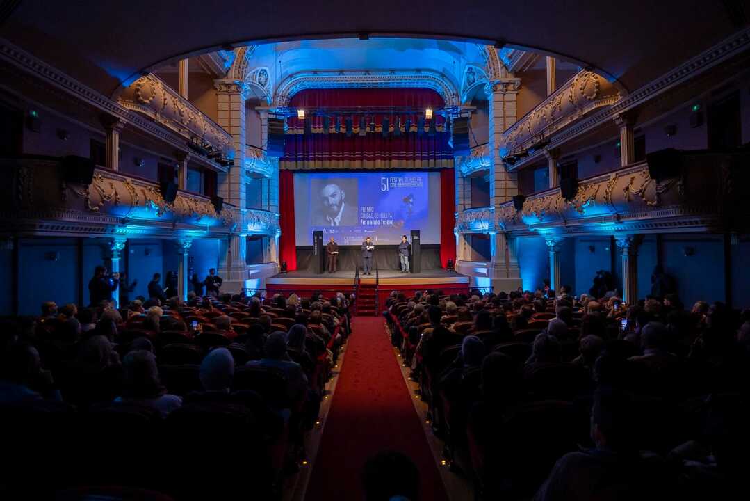 Fernando Tejero recibe en el Gran Teatro el Premio Ciudad de Huelva. Fuente: Ayto. Huelva