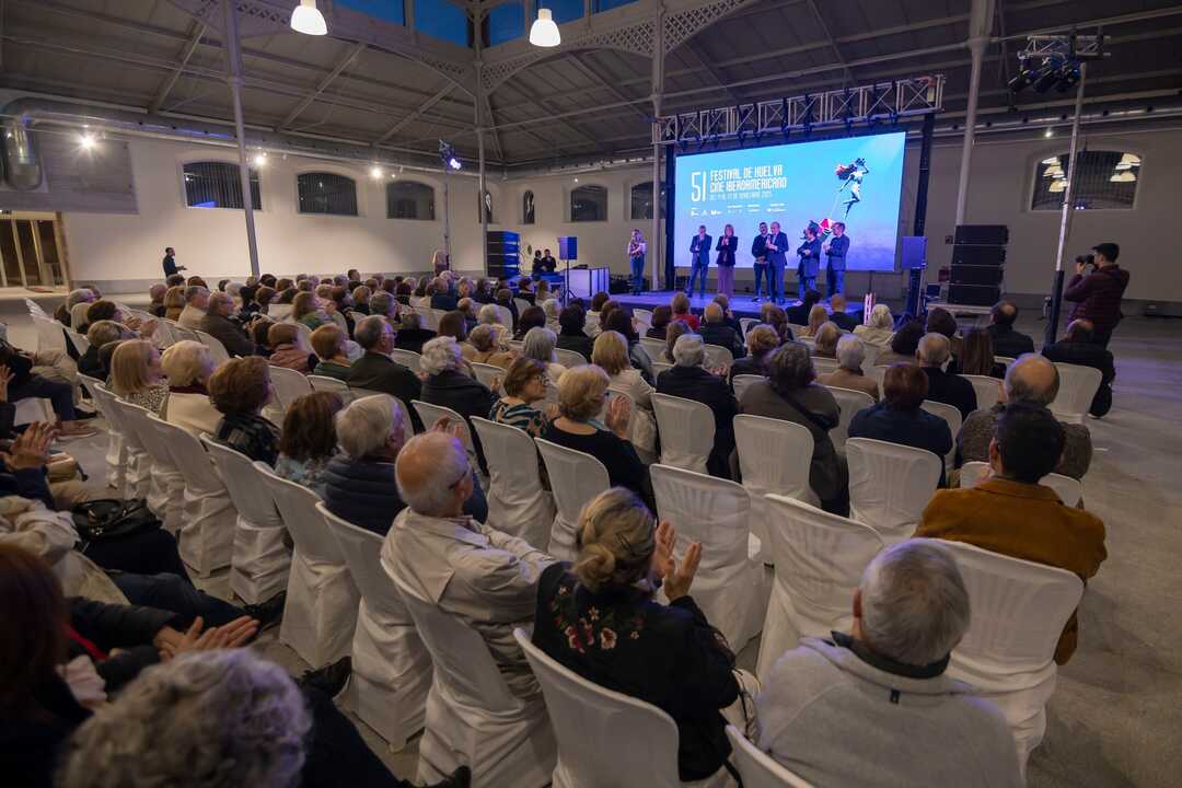 El Espacio Santa Fe acoge el documental que une a distintas generaciones onubenses. Fuente: Ayto. Huelva