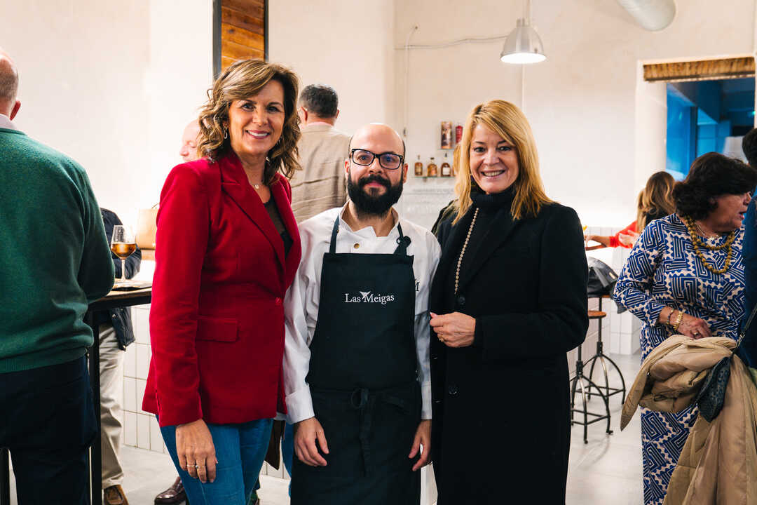 Edu Míguez, Alcaldesa Pilar Miranda, concejala María Dolores Ponce. Fuente: Mario Pérez