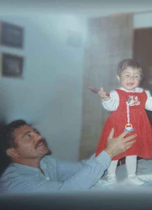 Carmen Vero cantando junto a su padre
