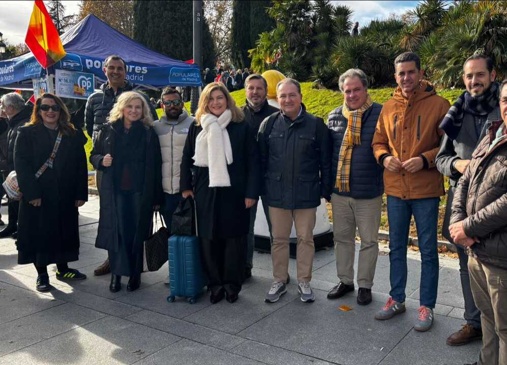 Miembros del PP de Huelva han participado en la protesta en Madrid