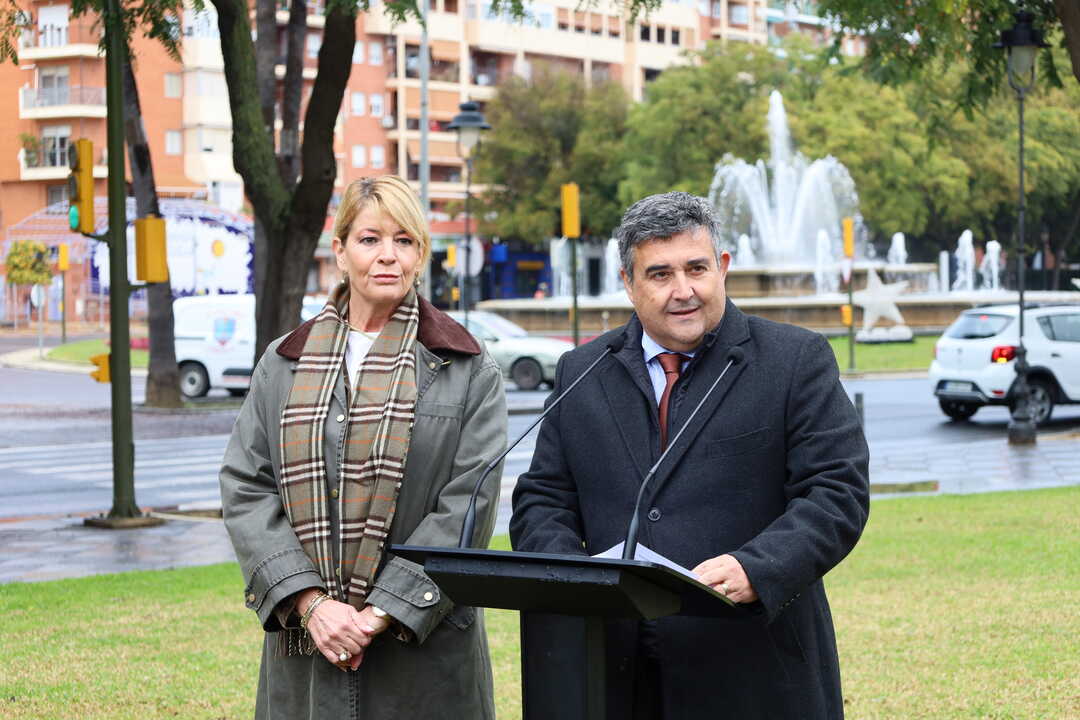 Inauguración del azulejo conmemorativo del Día de la Bandera de Andalucía. Fuente: Junta de Andalucía