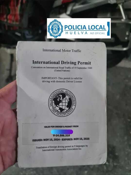 Permiso de conducir que portaba el camionero. Fuente: Policía Local de Huelva