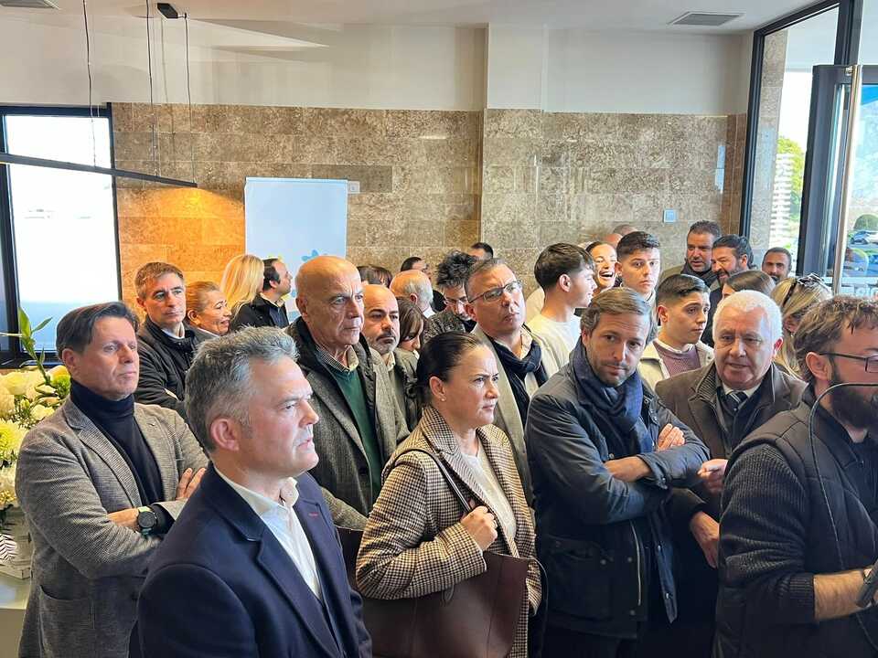 Asistentes a la inauguración