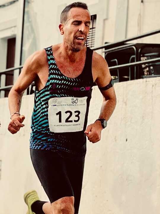 Emilio Martín en la carrera de Villanueva de Castillejos. Fuente: Facebook Emilio Martín