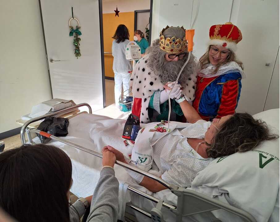 Los Reyes Magos visitan el Hospital Infanta Elena