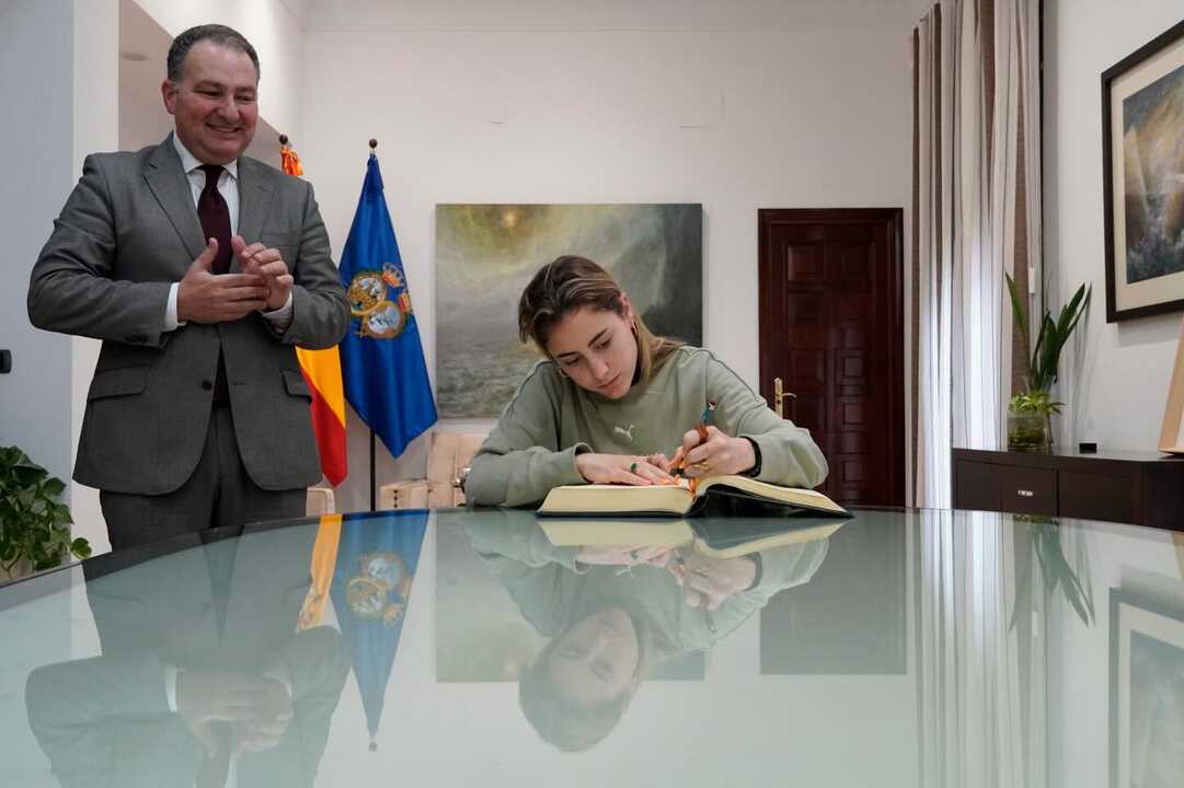 La Diputación de Huelva recibe a María Forero. Fuente: Diputación de Huelva